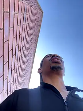 Snapshot of fitsexyman chatting on 09/18/25, 12:18 fitsexyman online show from 09/18/25, 12:18