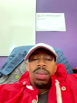 Snapshot of fitsexyman chatting on 09/19/25, 08:49 fitsexyman online show from 09/19/25, 08:49