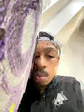 Snapshot of fitsexyman chatting on 09/29/25, 01:05 fitsexyman online show from 09/29/25, 01:05