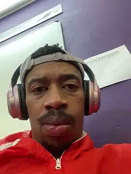 Snapshot of fitsexyman chatting on 10/15/25, 08:25 fitsexyman online show from 10/15/25, 08:25