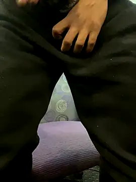 Snapshot of fitsexyman chatting on 10/22/25, 07:19 fitsexyman online show from 10/22/25, 07:19