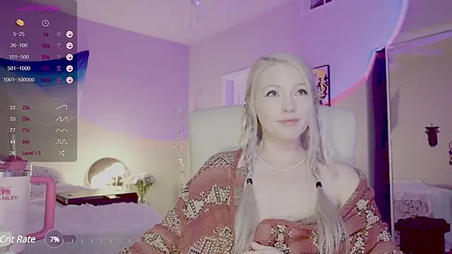 Snapshot of Talulaa chatting on 12/17/24, 02:12 Talulaa online show from 12/17/24, 02:12