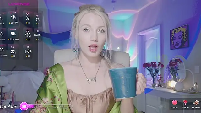 Snapshot of Talulaa chatting on 02/13/25, 07:52 Talulaa online show from 02/13/25, 07:52