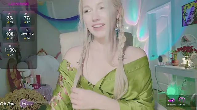 Snapshot of Talulaa chatting on 03/18/25, 12:38 Talulaa online show from 03/18/25, 12:38