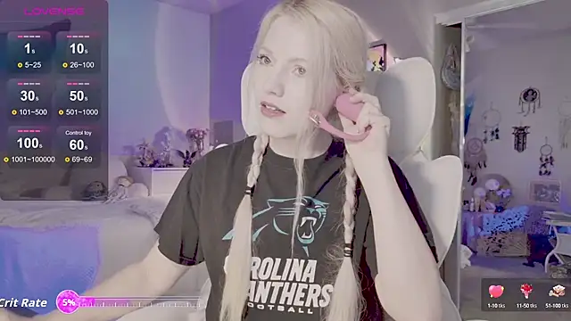 Snapshot of Talulaa chatting on 09/25/25, 07:28 Talulaa online show from 09/25/25, 07:28