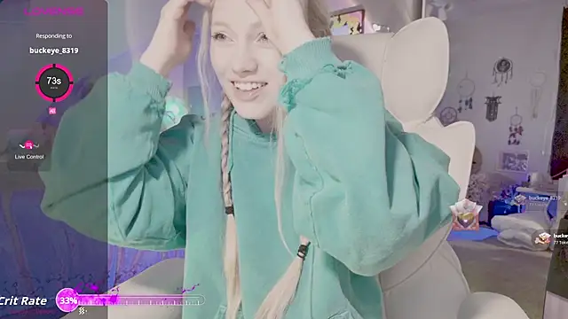 Snapshot of Talulaa chatting on 10/27/25, 07:29 Talulaa online show from 10/27/25, 07:29