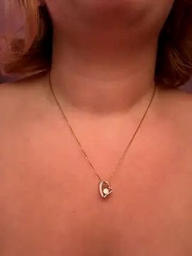 Snapshot of Kim_Secret chatting on 10/10/25, 07:18 Kim Secret online show from 10/10/25, 07:18