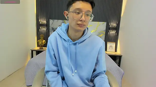 SantiagoRusso18 online show from 09/12/25, 12:38