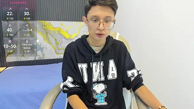 SantiagoRusso18 online show from 09/29/25, 12:32