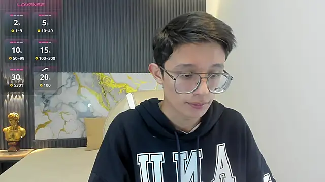 SantiagoRusso18 online show from 10/11/25, 01:31