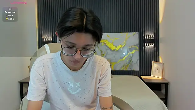 SantiagoRusso18 online show from 11/29/25, 07:39