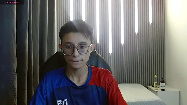 SantiagoRusso18 online show from 02/20/26, 06:26