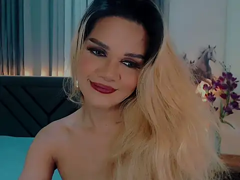 Snapshot of BellaBumzyy chatting on 09/27/25, 03:33 BellaBumzyy online show from 09/27/25, 03:33