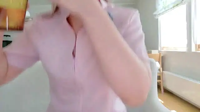 Snapshot of SUZU_1201 chatting on 06/14/26, 01:14 SUZU 1201 online show from 06/14/26, 01:14