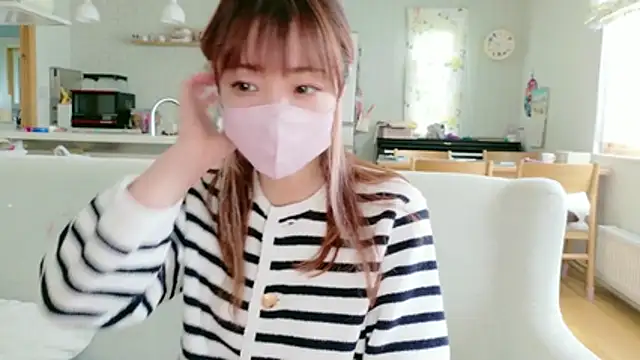 Snapshot of SUZU_1201 chatting on 06/15/26, 12:35 SUZU 1201 online show from 06/15/26, 12:35