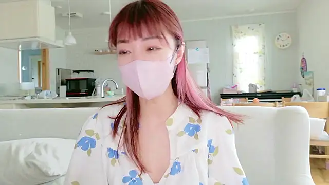 Snapshot of SUZU_1201 chatting on 06/27/26, 01:10 SUZU 1201 online show from 06/27/26, 01:10