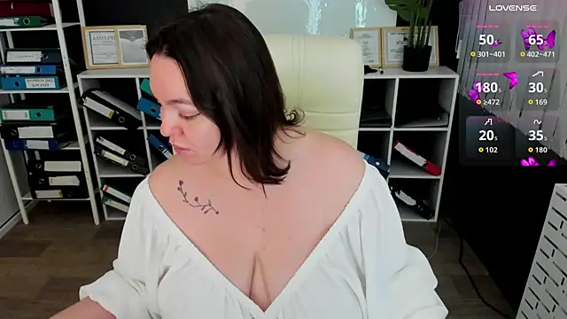 Snapshot of _feel_me_ chatting on 01/14/26, 01:33 feel me online show from 01/14/26, 01:33