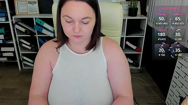 Snapshot of _feel_me_ chatting on 02/06/26, 01:54 feel me online show from 02/06/26, 01:54