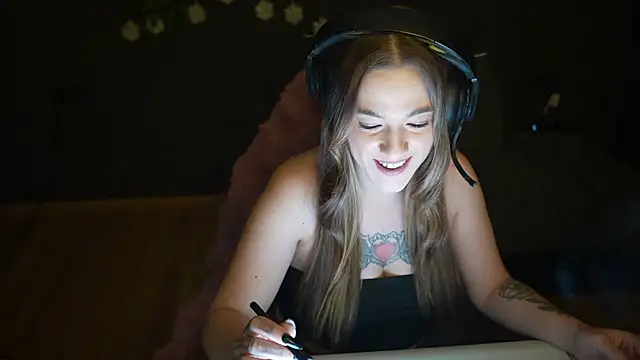 Luna Lynn online show from 01/09/26, 11:39