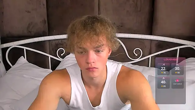 ChaseMuscular online show from 10/19/25, 03:34