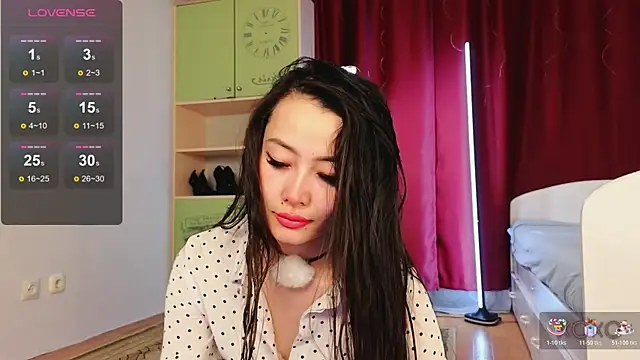 Snapshot of Milly__Foxy chatting on 04/04/26, 12:24 Milly Foxy online show from 04/04/26, 12:24