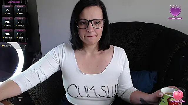 Snapshot of Olivia_Darling chatting on 10/17/25, 09:12 Olivia Darling online show from 10/17/25, 09:12