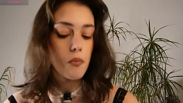 ttragedienne online show from 10/16/25, 01:23