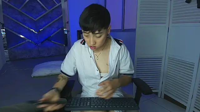 Eryx Eriscor online show from 10/27/25, 02:54