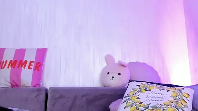 Snapshot of RileyNox chatting on 11/21/25, 09:24 RileyNox online show from 11/21/25, 09:24