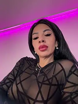 Snapshot of RileyNox chatting on 03/18/26, 05:32 RileyNox online show from 03/18/26, 05:32