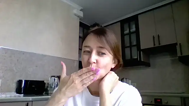 Avenique online show from 10/14/25, 11:33