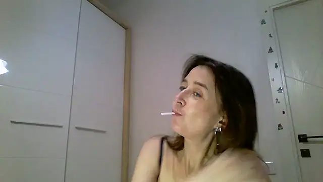 Avenique online show from 10/23/25, 08:29