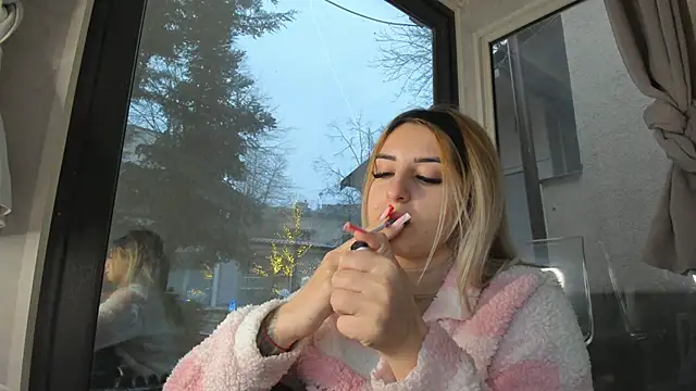 Snapshot of Ella_Vee chatting on 01/06/26, 06:06 Ella Vee online show from 01/06/26, 06:06