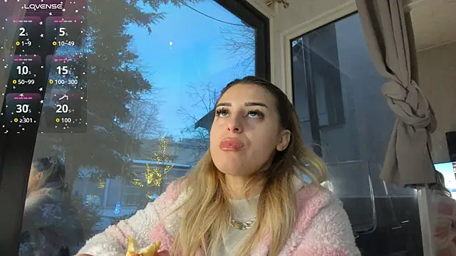 Snapshot of Ella_Vee chatting on 01/09/26, 05:43 Ella Vee online show from 01/09/26, 05:43