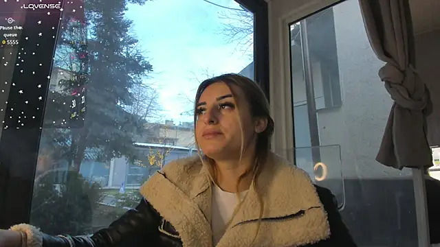 Snapshot of Ella_Vee chatting on 01/10/26, 06:48 Ella Vee online show from 01/10/26, 06:48