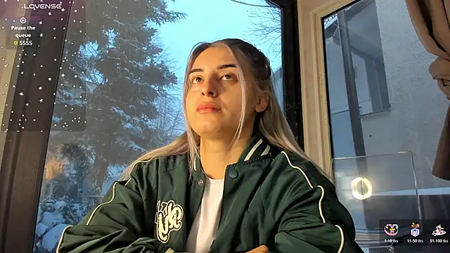 Snapshot of Ella_Vee chatting on 02/02/26, 05:39 Ella Vee online show from 02/02/26, 05:39