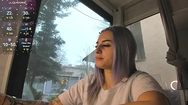 Snapshot of Ella_Vee chatting on 02/14/26, 06:43 Ella Vee online show from 02/14/26, 06:43