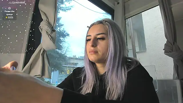 Snapshot of Ella_Vee chatting on 02/15/26, 06:32 Ella Vee online show from 02/15/26, 06:32