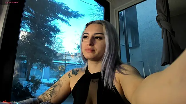 Snapshot of Ella_Vee chatting on 02/25/26, 05:17 Ella Vee online show from 02/25/26, 05:17