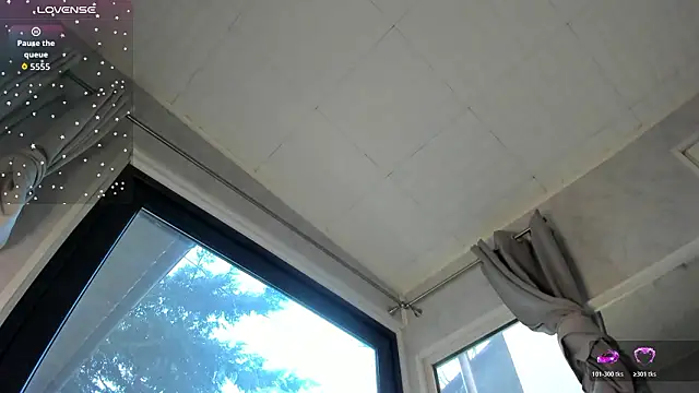 Snapshot of Ella_Vee chatting on 03/04/26, 05:46 Ella Vee online show from 03/04/26, 05:46