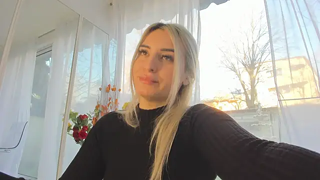 Snapshot of Ella_Vee chatting on 03/10/26, 05:56 Ella Vee online show from 03/10/26, 05:56