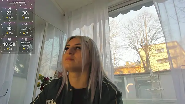 Snapshot of Ella_Vee chatting on 03/17/26, 05:44 Ella Vee online show from 03/17/26, 05:44