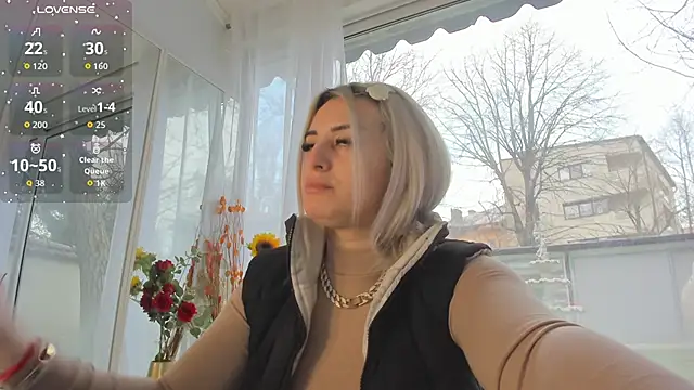 Snapshot of Ella_Vee chatting on 03/25/26, 05:46 Ella Vee online show from 03/25/26, 05:46