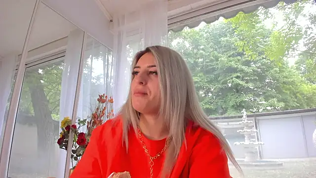 Snapshot of Ella_Vee chatting on 05/09/26, 05:45 Ella Vee online show from 05/09/26, 05:45