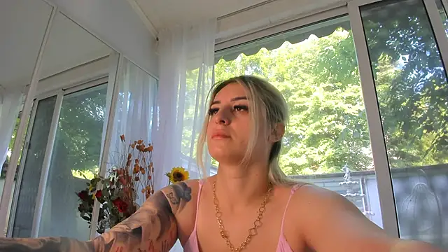 Snapshot of Ella_Vee chatting on 05/25/26, 05:46 Ella Vee online show from 05/25/26, 05:46