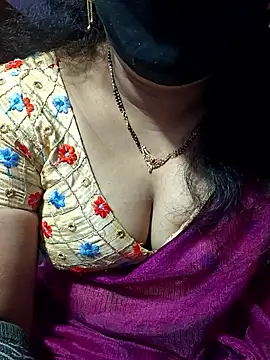 luci-queen online show from 12/22/25, 02:41