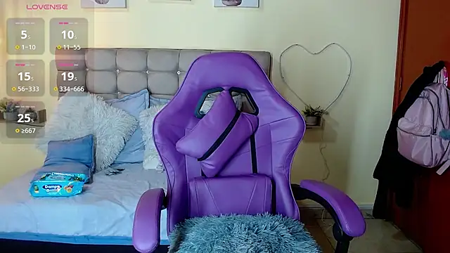 Snapshot of _naomi_s chatting on 07/12/26, 01:57 naomi s online show from 07/12/26, 01:57
