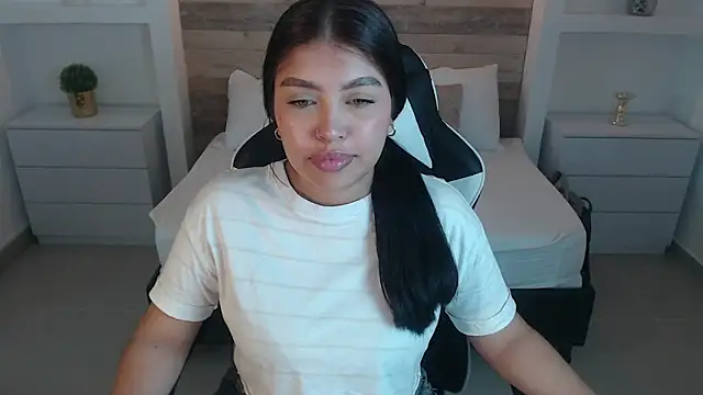 carriepink  online show from 09/24/25, 11:13