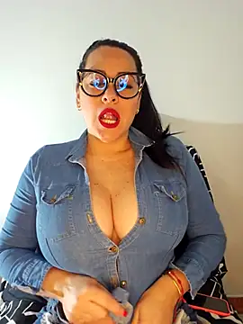 Nicoleefaith  online show from 11/07/25, 12:10