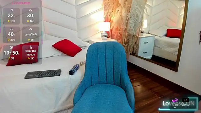 Nina Ford  online show from 11/25/25, 08:42